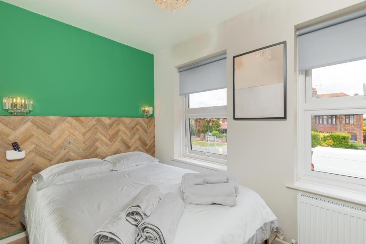 ליטלהמפטון Ocean Studio Apartments מראה חיצוני תמונה